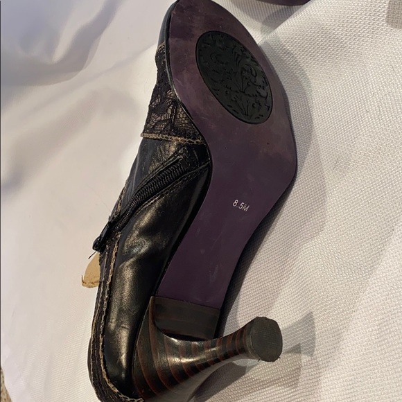 Adorable booties! - Picture 5 of 5